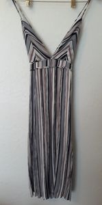 ⭐5 for$30 Lulu's strapy dress